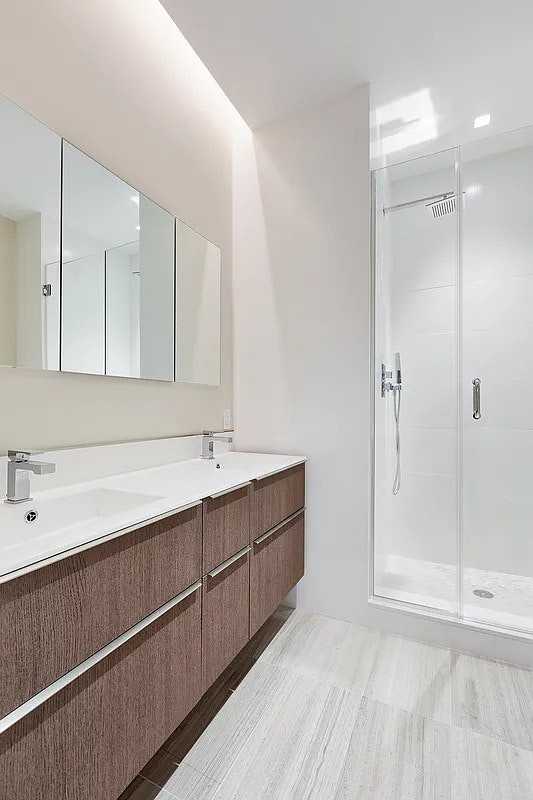 567 10th St #3 - Photo 5 of 9