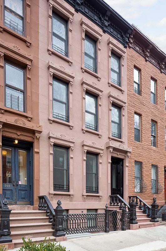 567 10th St #3 - Photo 7 of 9