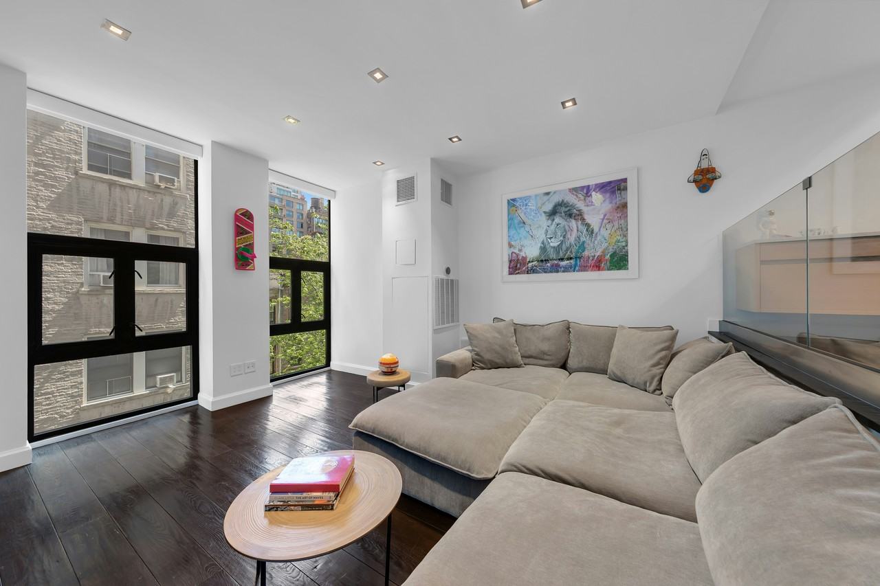 135 W 70th St #4D - Photo 2 of 8