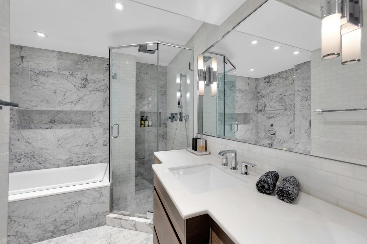 135 W 70th St #4D - Photo 6 of 8