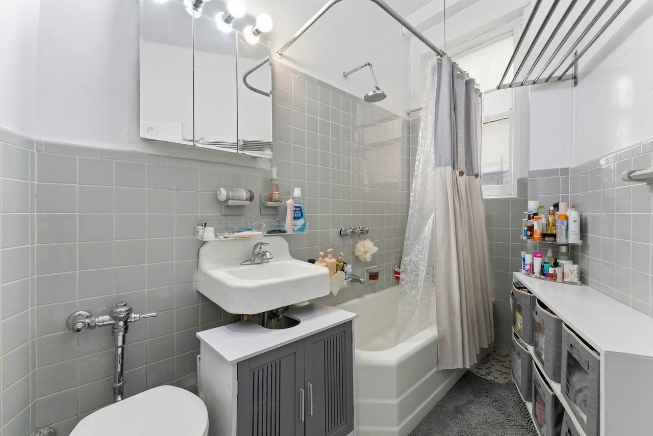380 Riverside Dr #1J - Photo 6 of 8