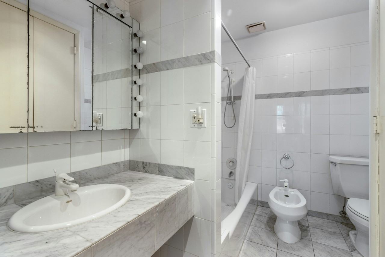 456 W 49th St #2 - Photo 5 of 9