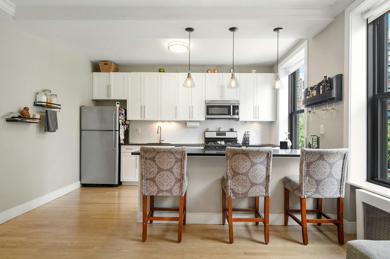 417 Manhattan Ave #B7 - Photo 4 of 9
