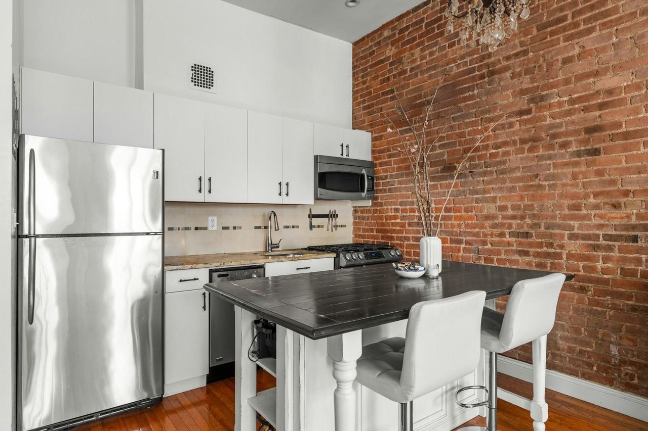 160 9th Ave #1F - Photo 4 of 9