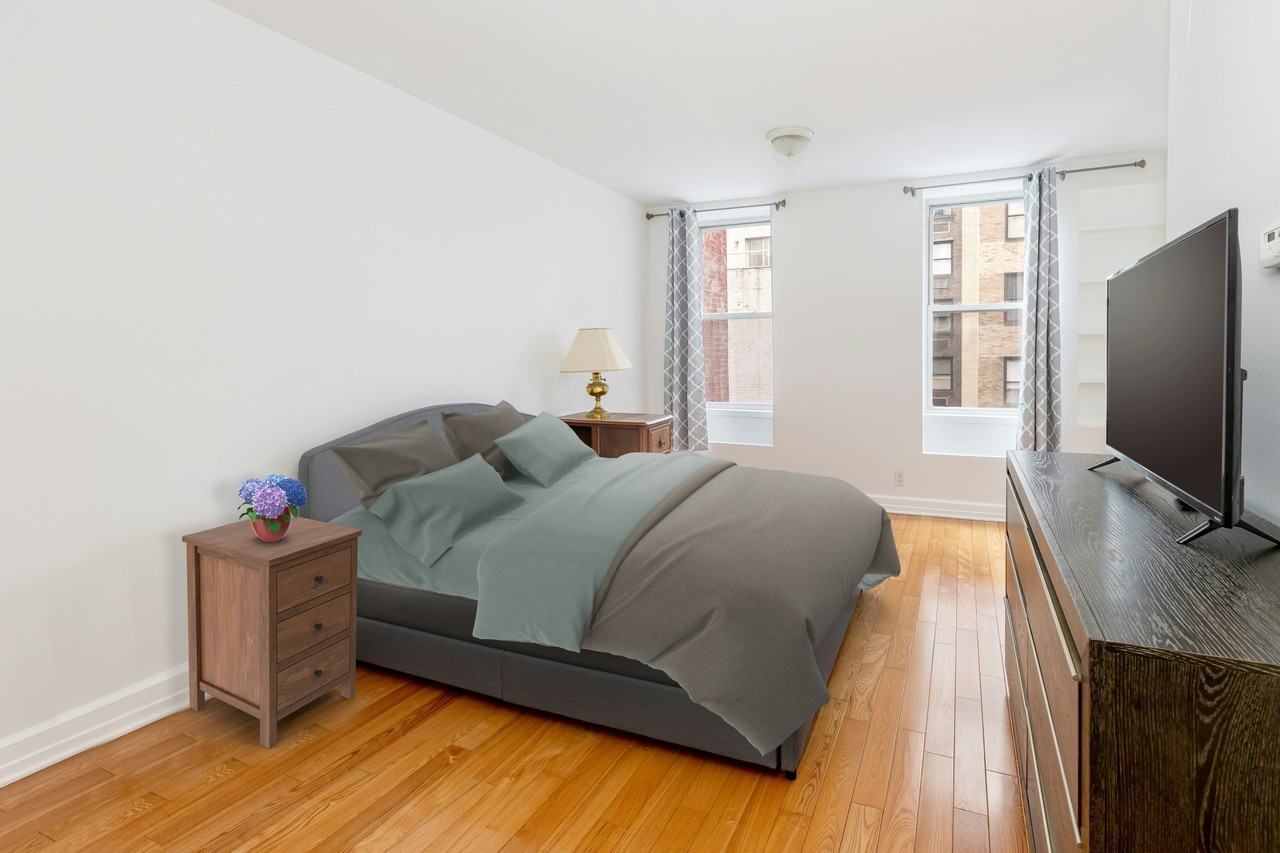 118 E 57th St #4 - Photo 4 of 6