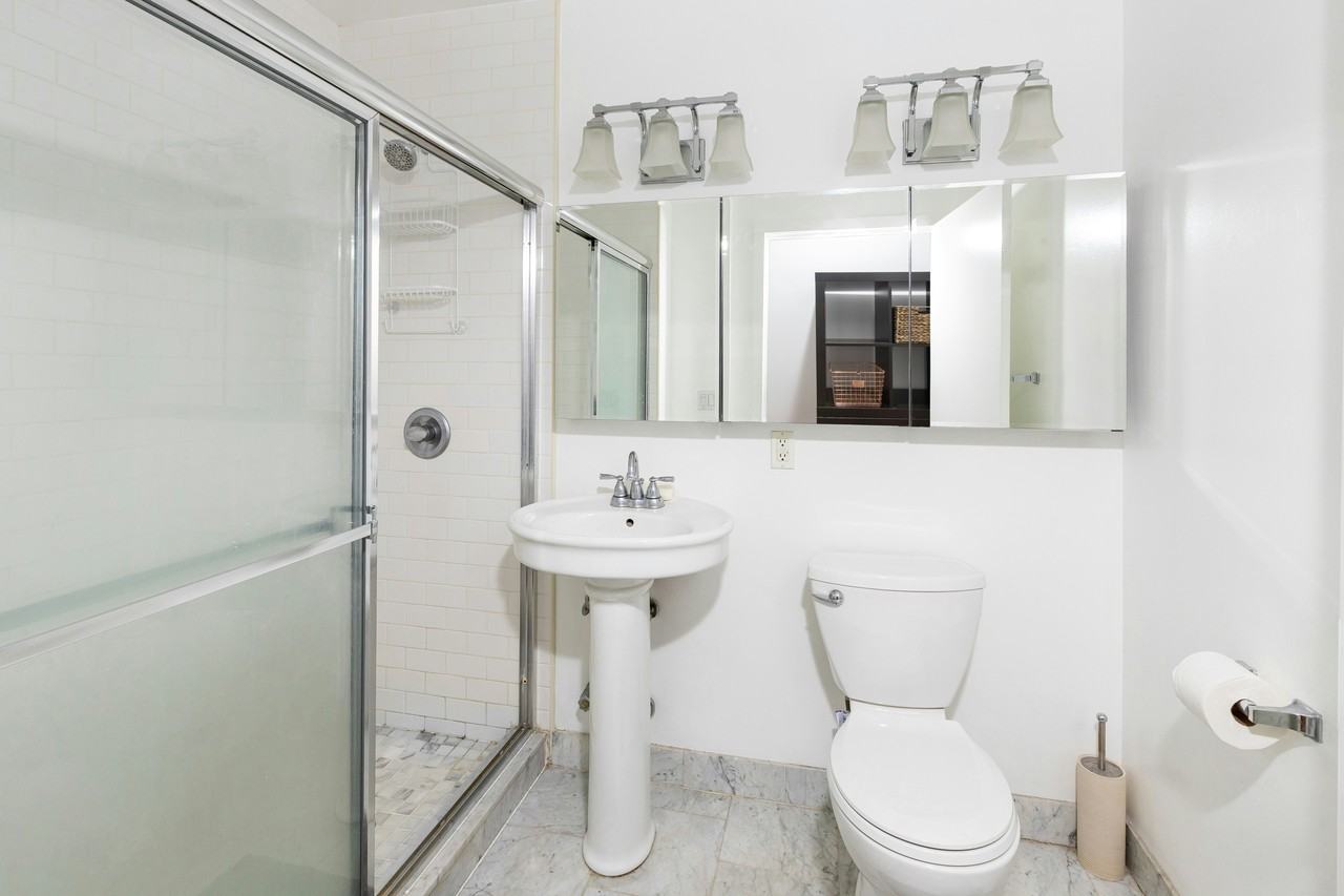 118 E 57th St #4 - Photo 6 of 6