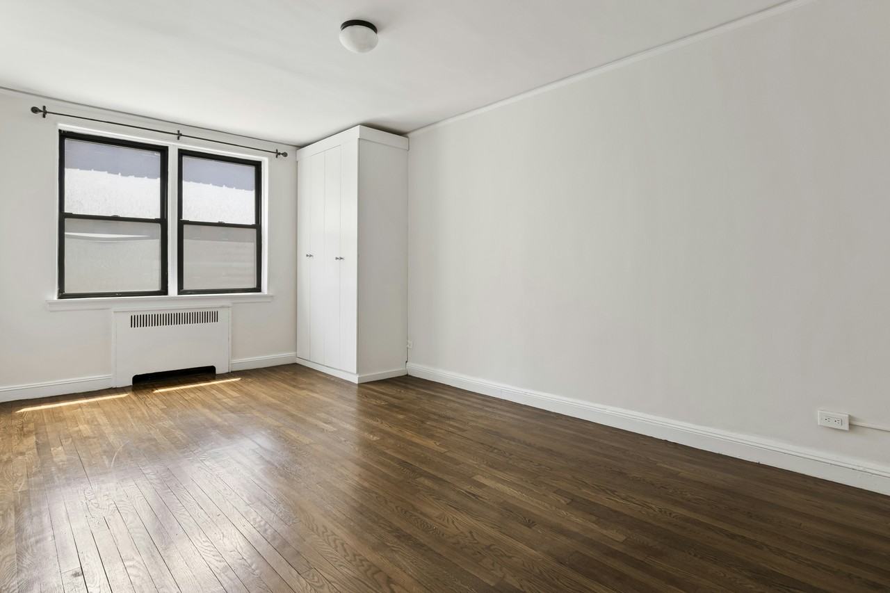 245 E 37th St #3G - Photo 7 of 15