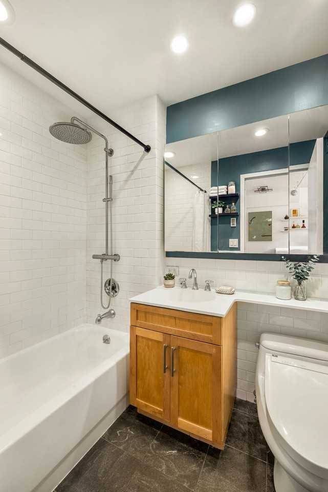 516 W 47th St #N7E - Photo 6 of 8