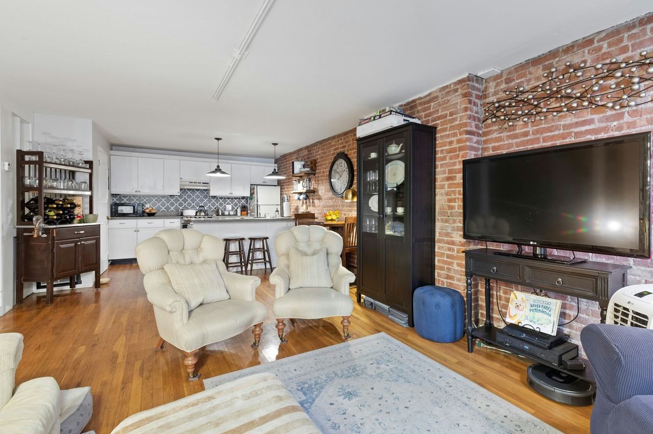 1115 Bloomfield St #GRDN - Photo 4 of 11