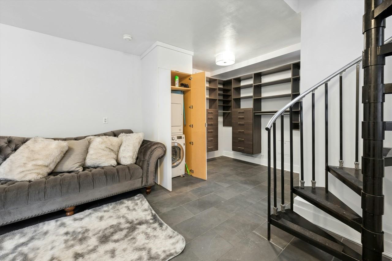 555 Malcolm X Blvd #1B - Photo 6 of 9
