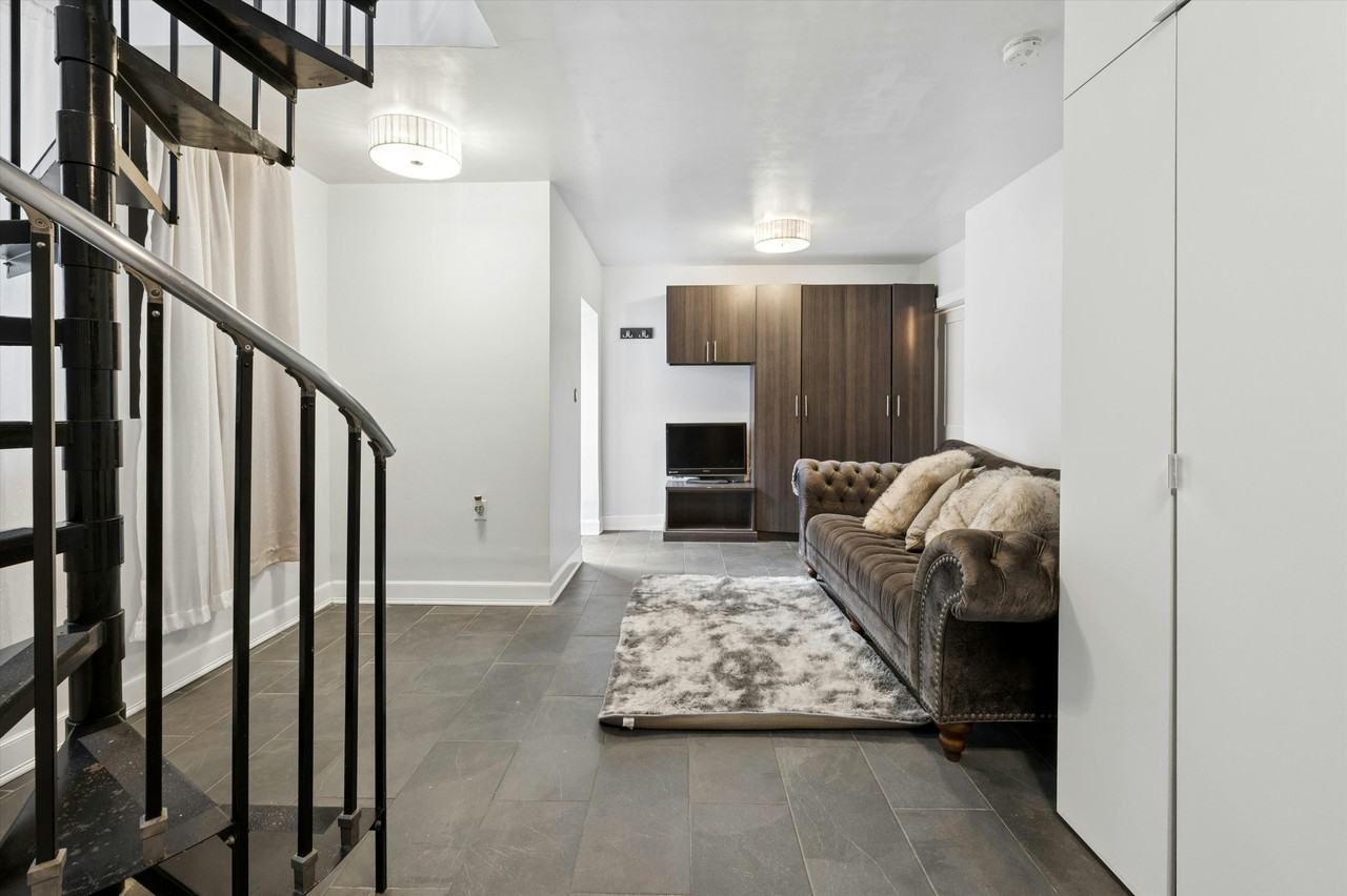 555 Malcolm X Blvd #1B - Photo 7 of 9