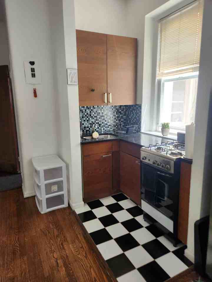 212 E 13th St #2C - Photo 5 of 6