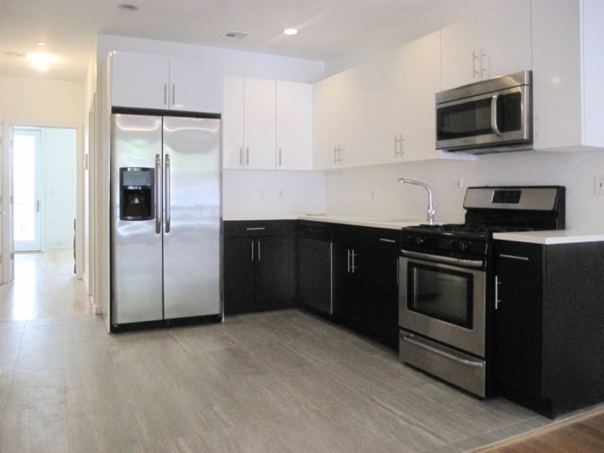 340A 22nd St #1 - Photo 5 of 13