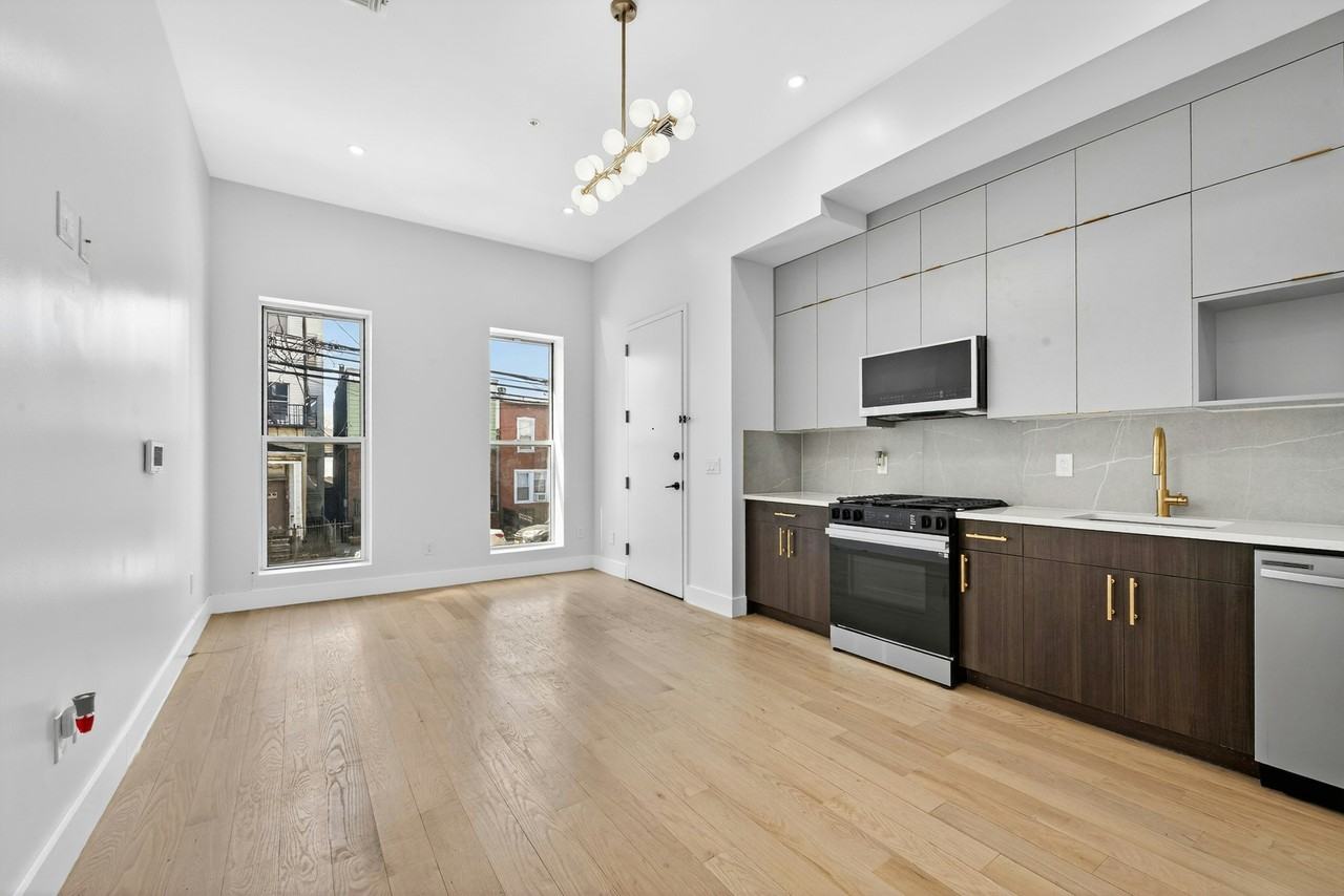 20 Storms Ave #2 - Photo 2 of 18