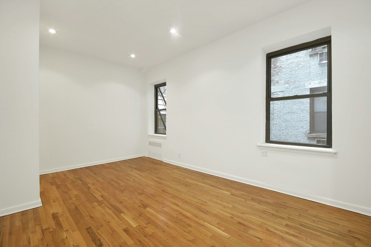 330 W 85th St #2G - Photo 3 of 7
