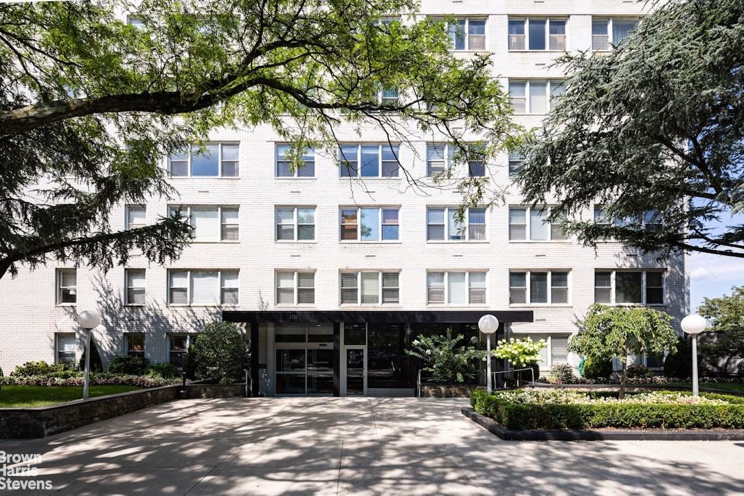 1170 Ocean Pkwy #5L - Photo 6 of 9