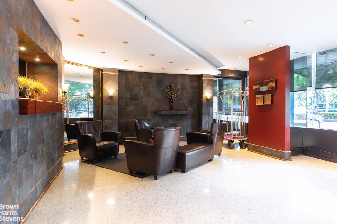 1170 Ocean Pkwy #5L - Photo 7 of 9