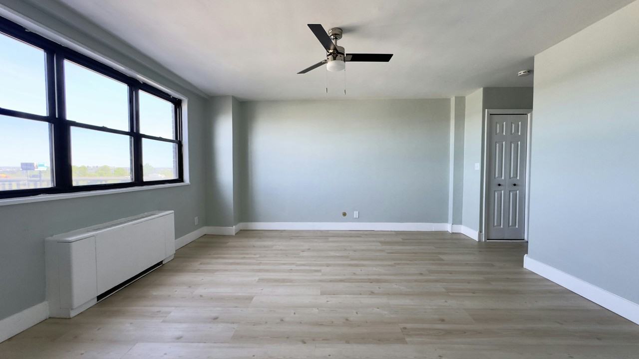 1225 Kennedy Blvd #5C - Photo 3 of 15