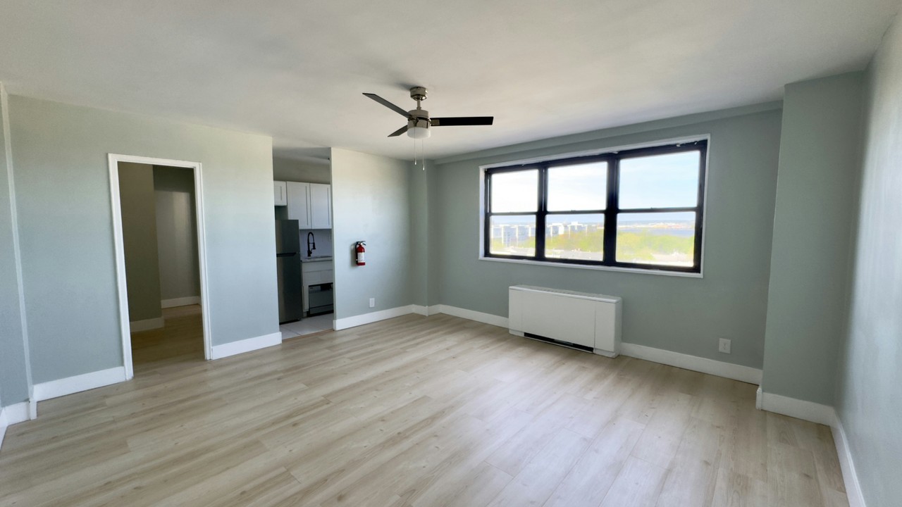 1225 Kennedy Blvd #5C - Photo 4 of 15