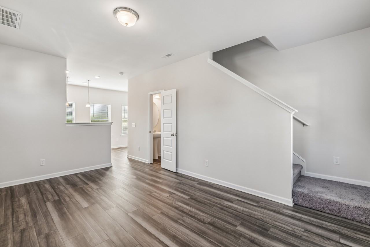 1017 Pinnacle Pkwy #NA - Photo 2 of 35