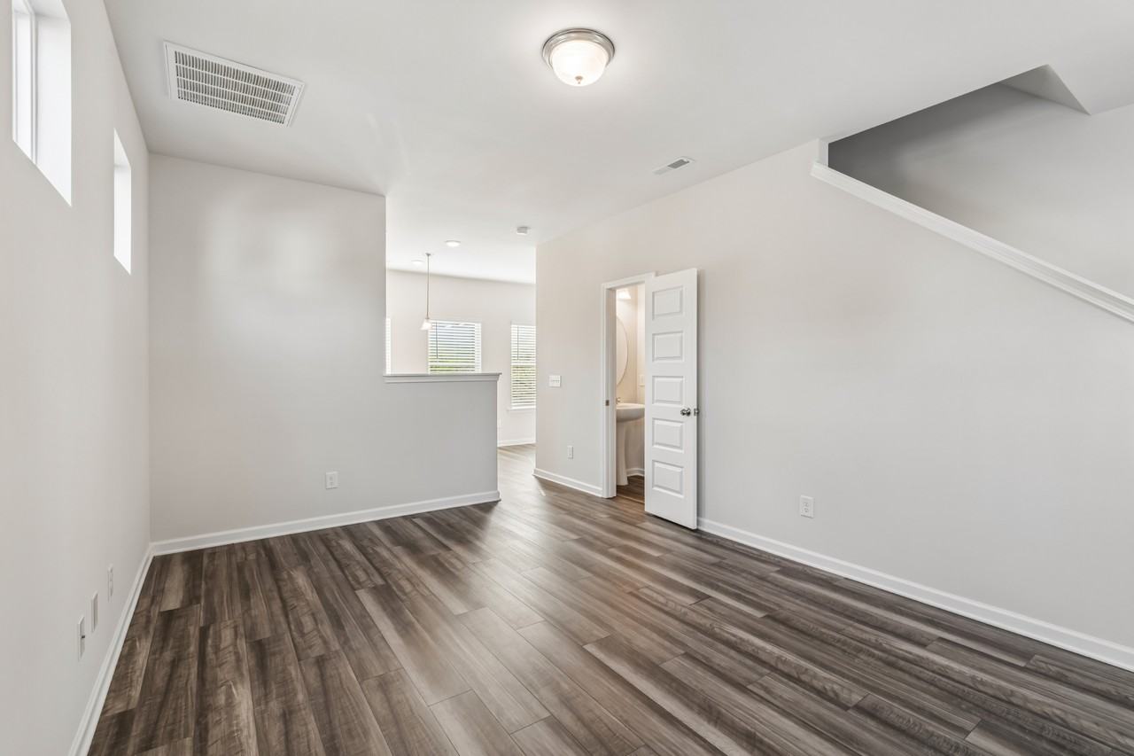 1017 Pinnacle Pkwy #NA - Photo 3 of 35