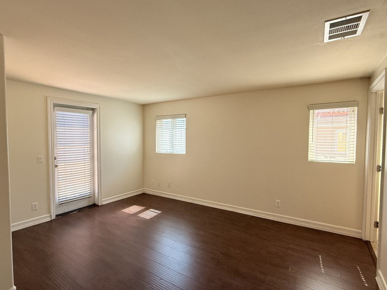 1334 S Grand Ave #1334 - Photo 4 of 19