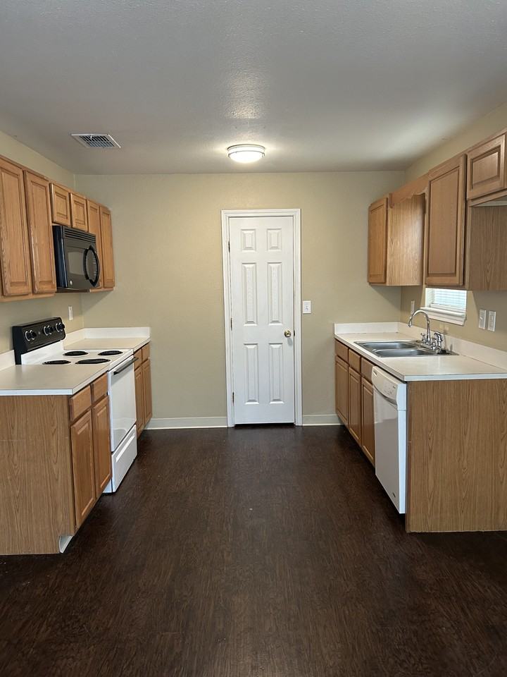 1905 Tierra Del Sol #NA - Photo 4 of 13