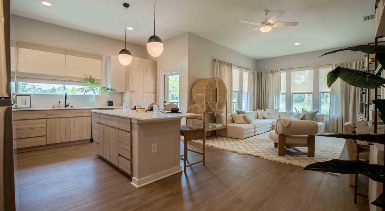 2110 Lynwind Blvd #4-309 - Photo 2 of 10