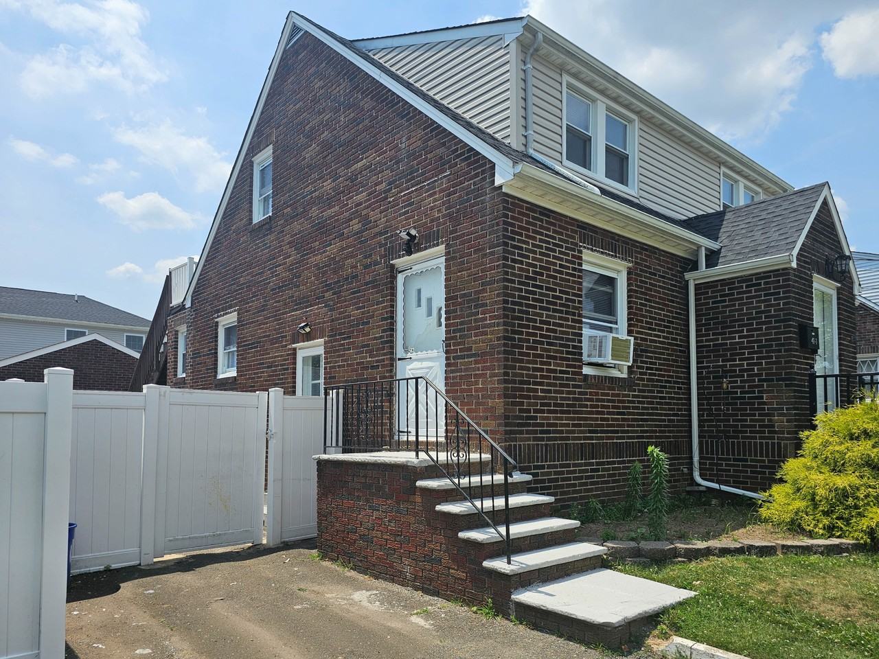 41 Elmwood Ave #2 - Photo 2 of 30