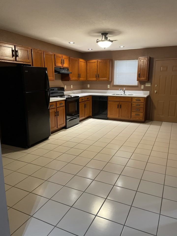 207 Ruth Ave #207 - Photo 3 of 9