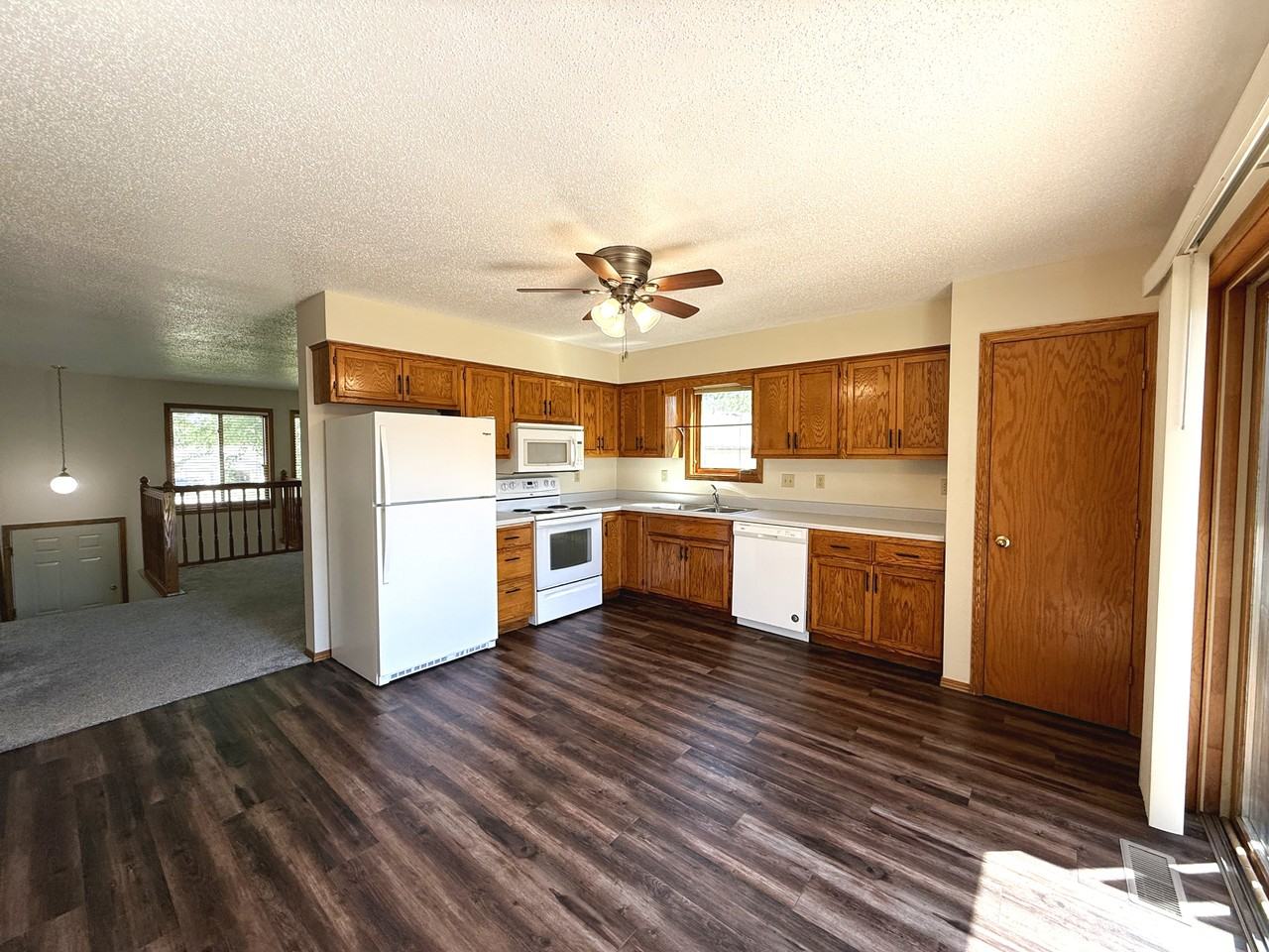 1505 E Cedar Cir #1511 - Photo 3 of 11
