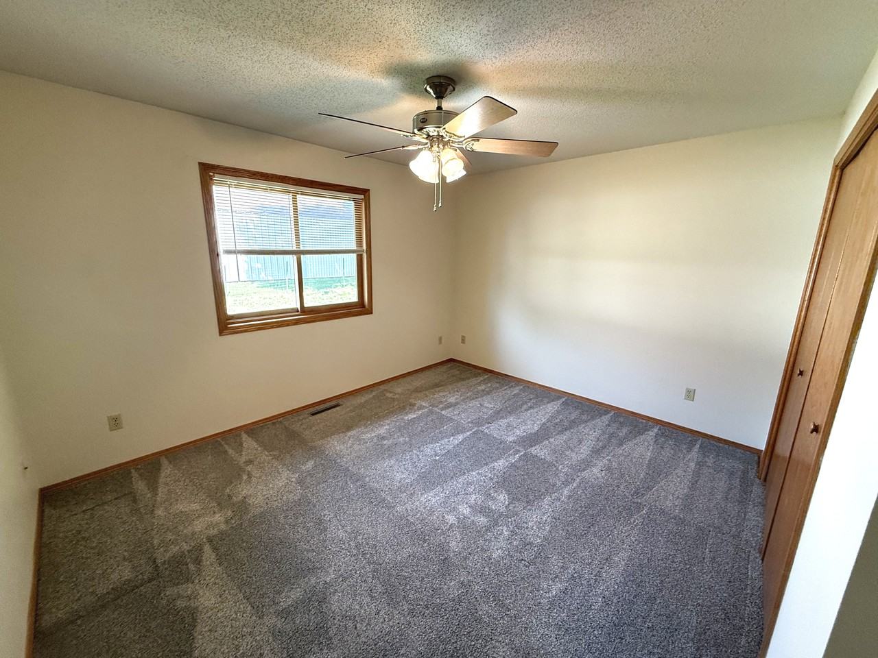 1505 E Cedar Cir #1511 - Photo 7 of 11