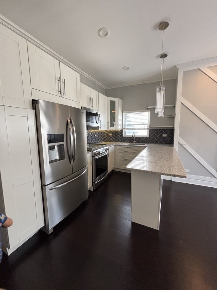 3227 34th St #2 - Photo 4 of 17