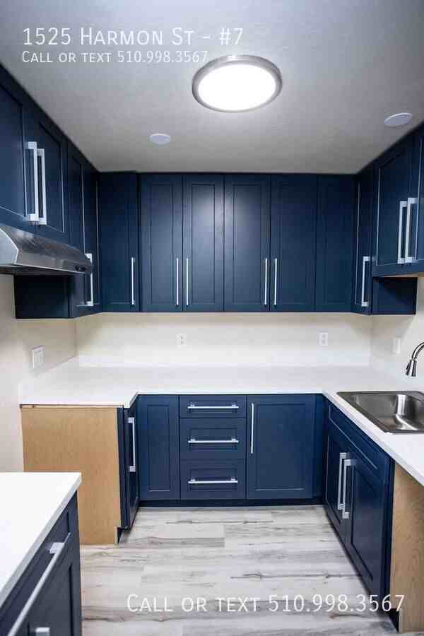 1525 Harmon St #7 - Photo 3 of 17