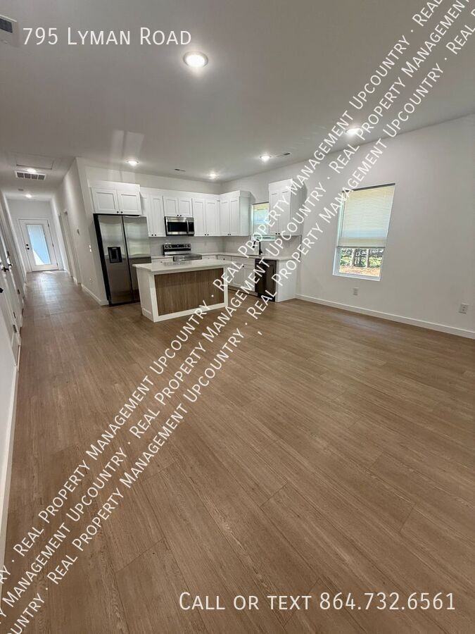 795 Lyman Rd - Photo 2 of 17
