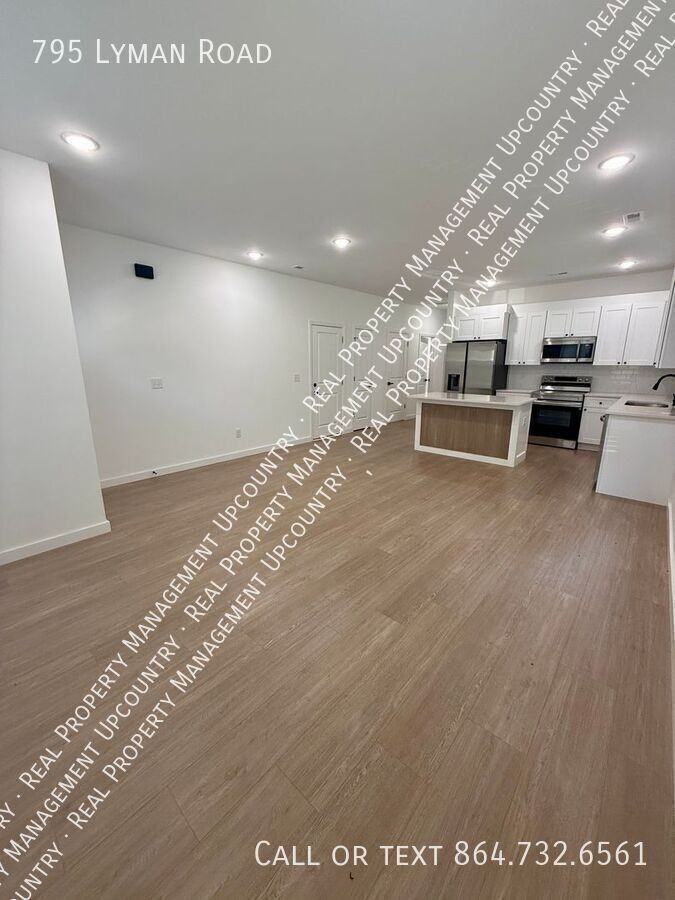 795 Lyman Rd - Photo 3 of 17