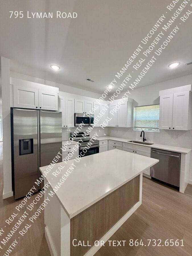795 Lyman Rd - Photo 4 of 17