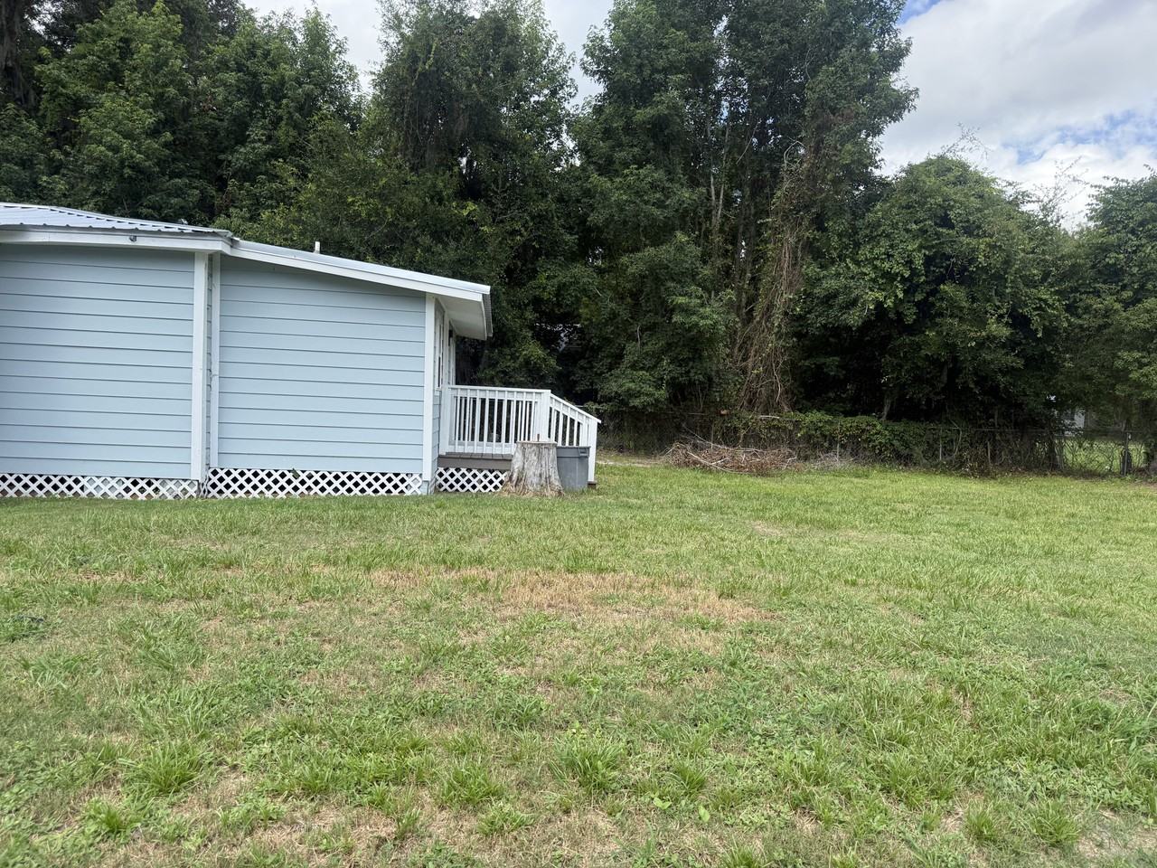 6244 New Jesup Hwy - Photo 2 of 10