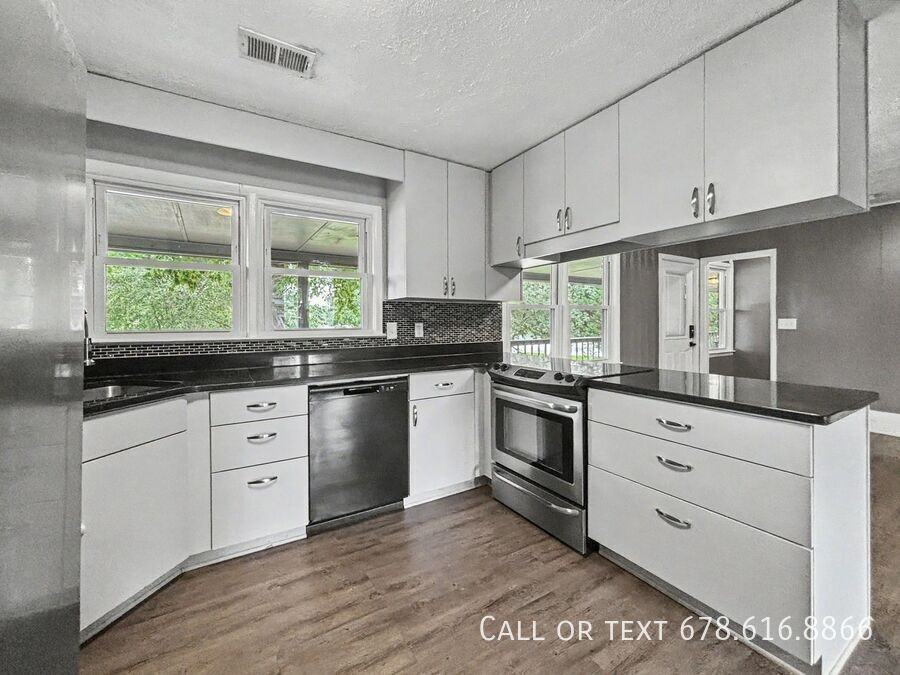 560 Lee Byrd Rd #A - Photo 5 of 22