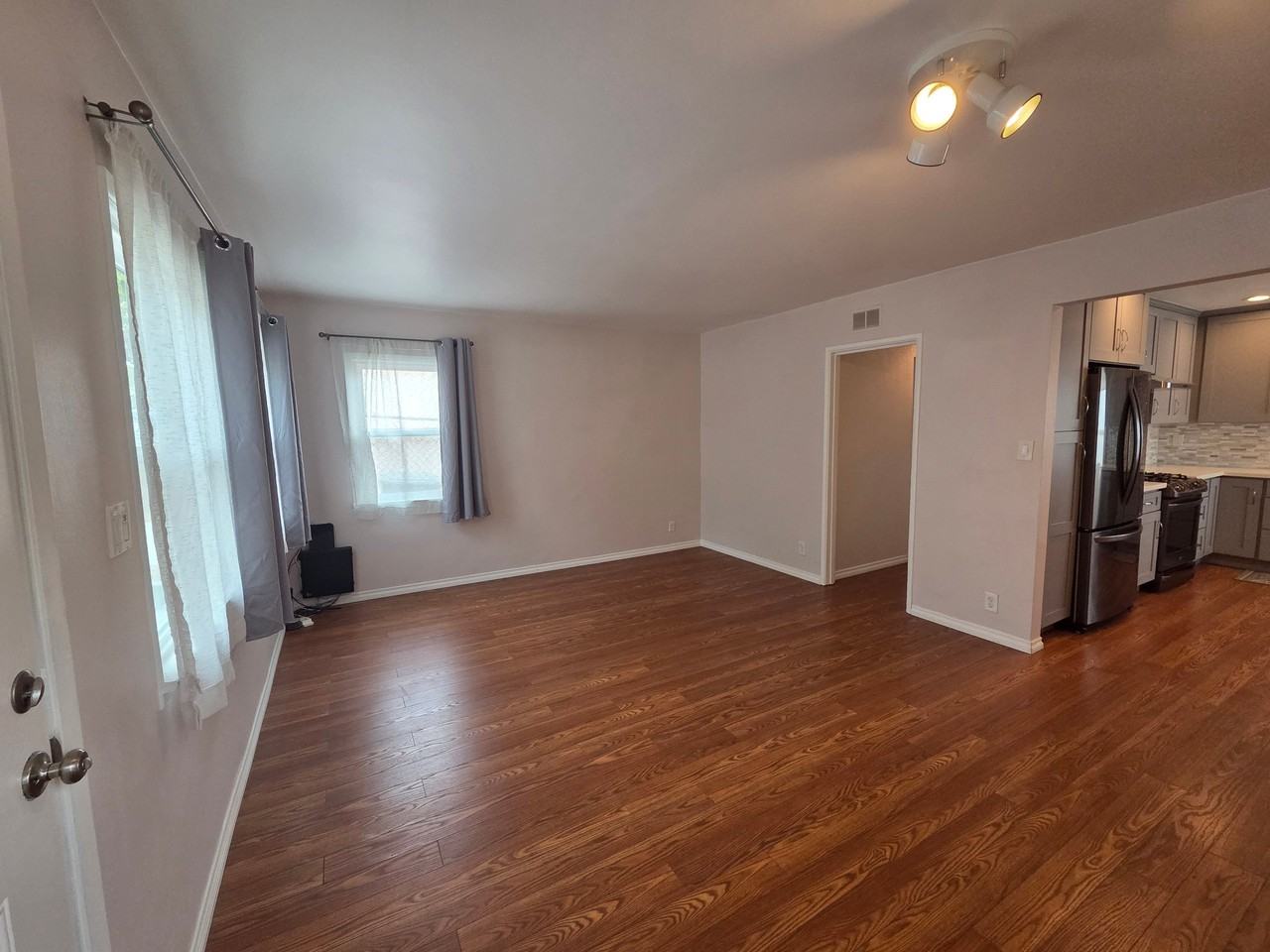 1540 Wollacott St - Photo 7 of 16