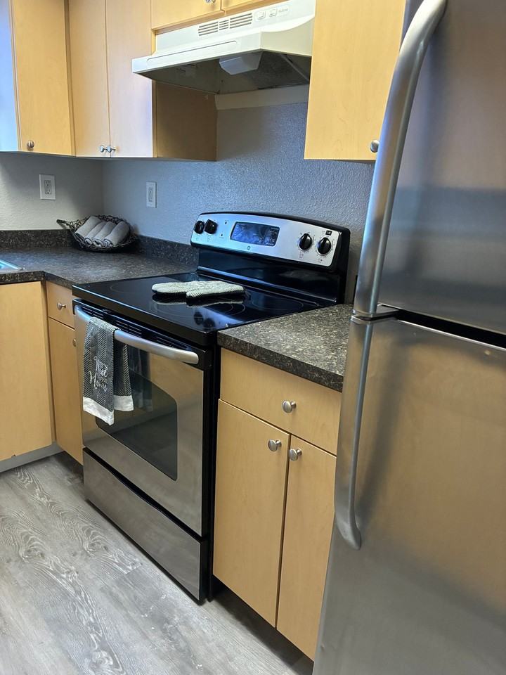 7023 Oakwood Dr - Photo 4 of 9