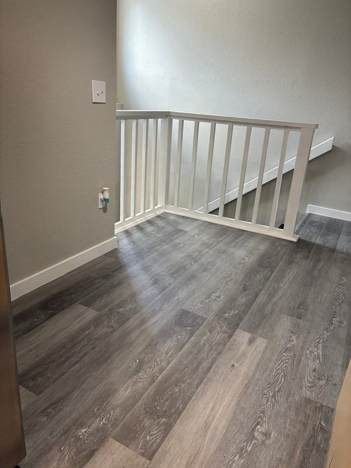 7023 Oakwood Dr - Photo 5 of 9