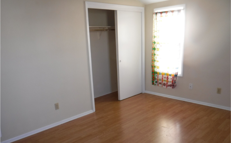 513 N Oak Ave #1-2 - Photo 4 of 4