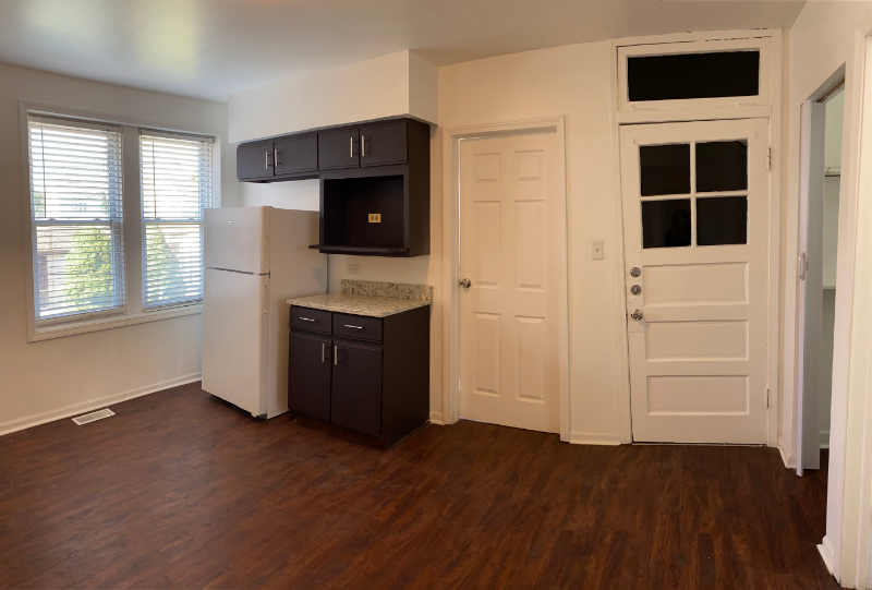 3755 S Winchester Ave #1 - Photo 5 of 21