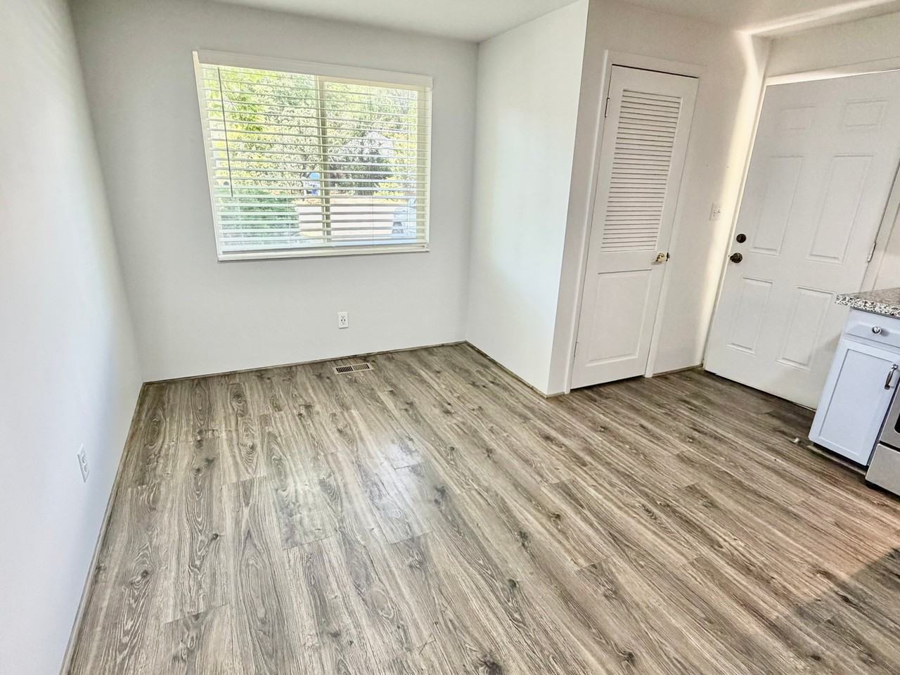 3971 East Pl - Photo 3 of 10