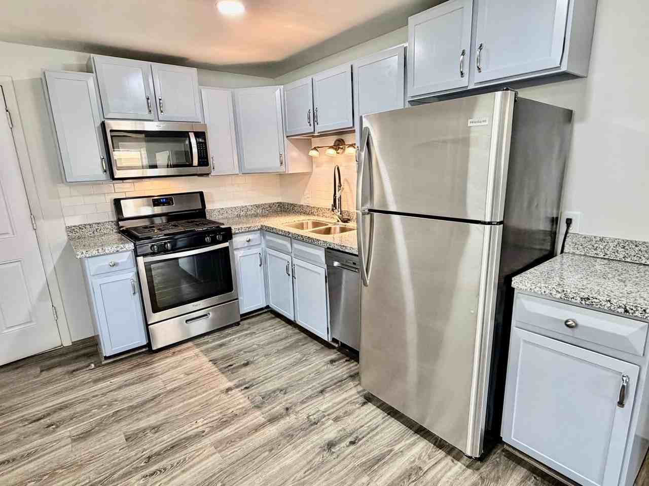 3971 East Pl - Photo 4 of 10