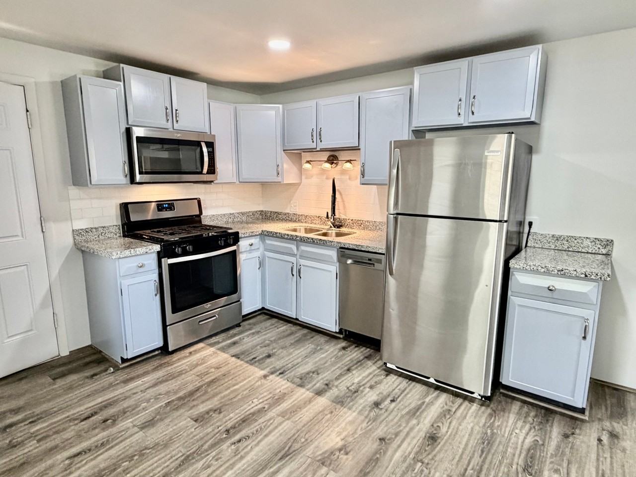 3971 East Pl - Photo 5 of 10