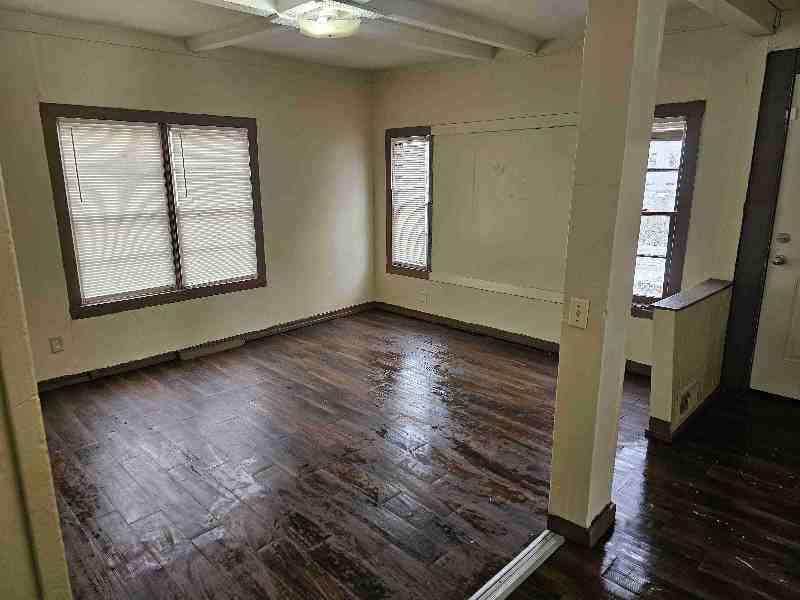 208 S Seeley St - Photo 6 of 9