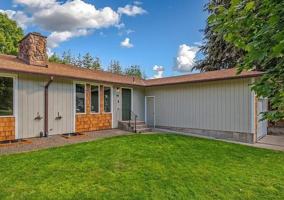 featured image of 3810 N Belmont Rd