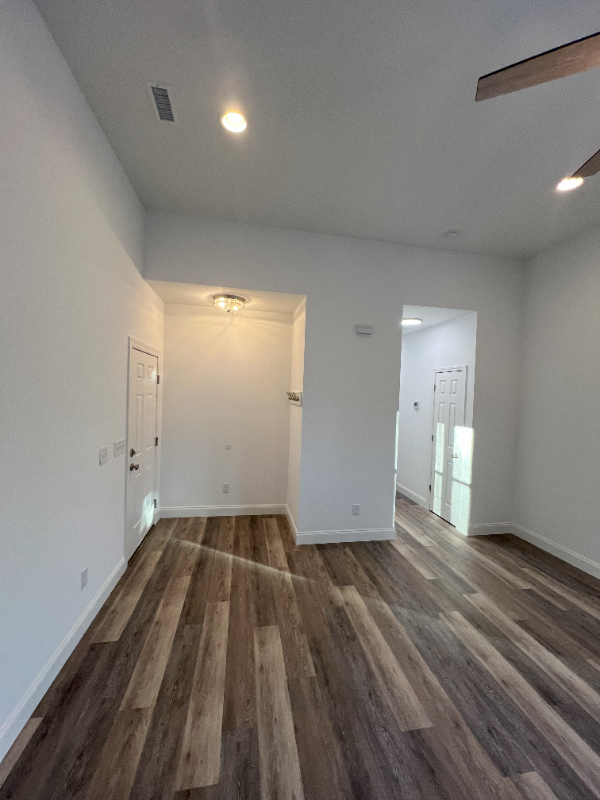 1940 29th St Ne - Photo 5 of 20